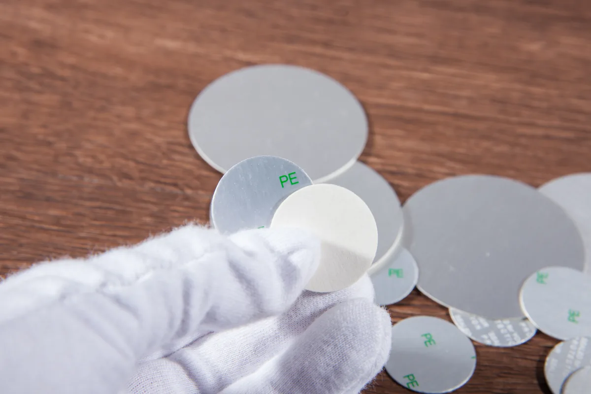 Closure liner samples ready for a sealing trial